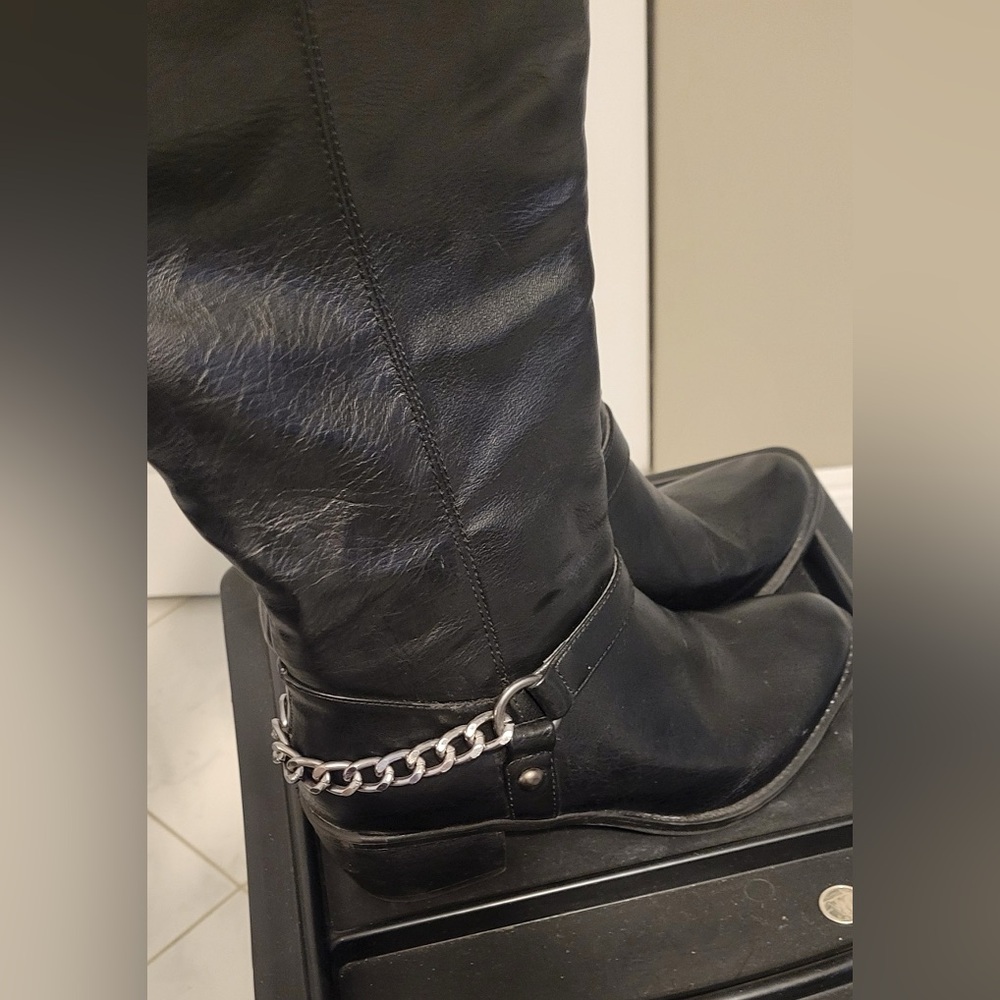 7.5 black boots